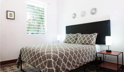 Standard Queen Room-4