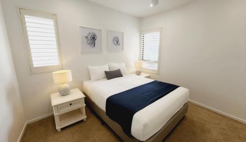 Deluxe Three-Bedroom Apartment with River View