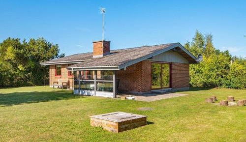 Three-Bedroom Holiday Home 