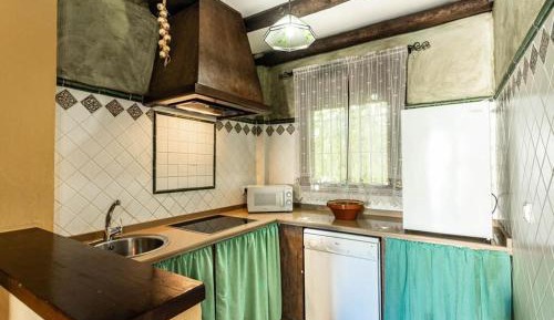 Three-Bedroom Villa (6 Adults)