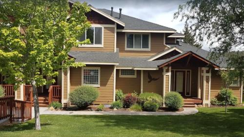 Three-Bedroom Townhouse
