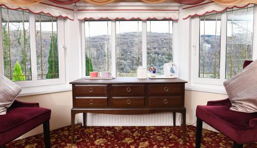 King Room with Mountain View