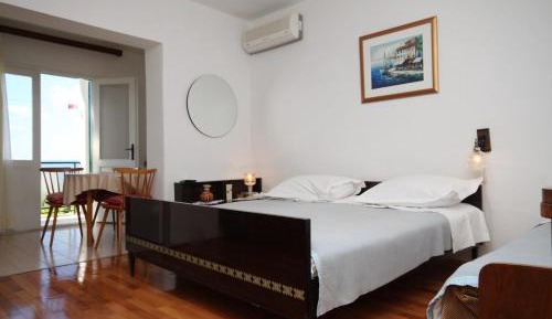 Studio with Balcony and Sea View