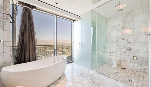 Elite Two Bedroom Penthouse with Panoramic Balcony & Pool Table