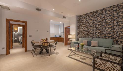  2 Bedroom Apartment with 2 Bathrooms
