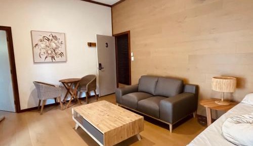 Queen Honeymoon Room