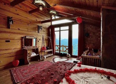 Deluxe Double Room (2 Adults + 1 Child)