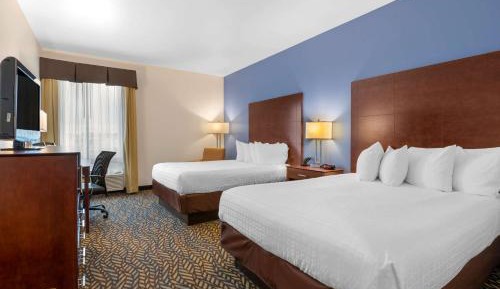 Queen Suite with Two Queen Beds