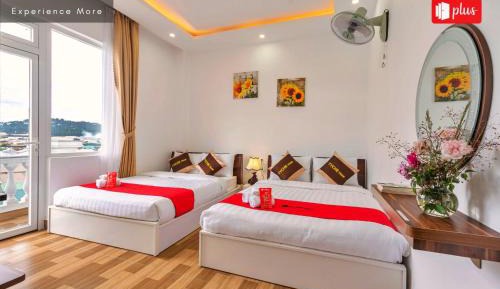 Deluxe Queen Room with Two Queen Beds