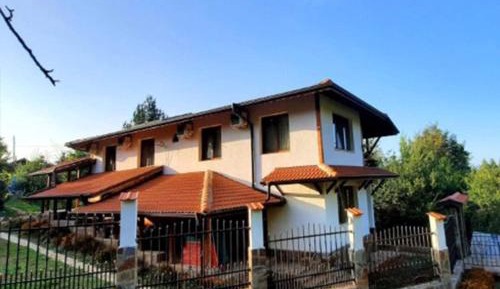 Six-Bedroom House