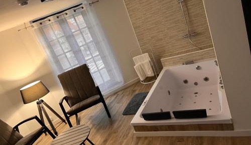 King Suite with Spa Bath