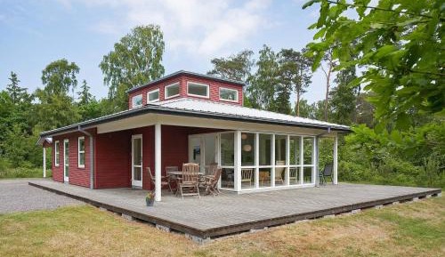 Three-Bedroom Holiday Home 