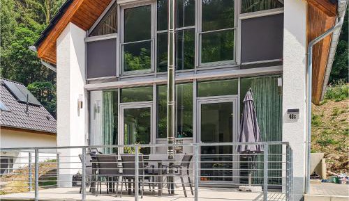 Three-Bedroom Holiday Home 