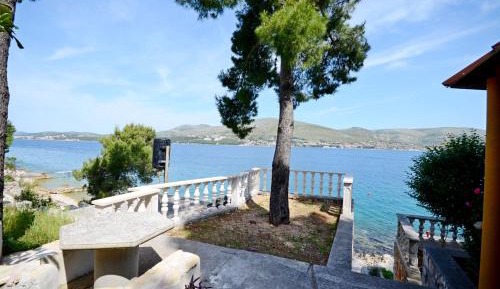 One-Bedroom Holiday Home