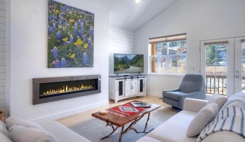 Three-Bedroom Holiday Home 