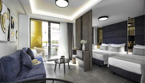 Deluxe Family Suite