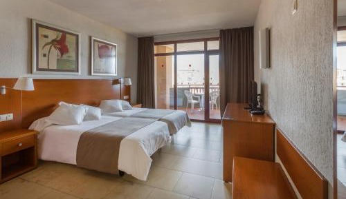 Twin Room (3 Adults)
