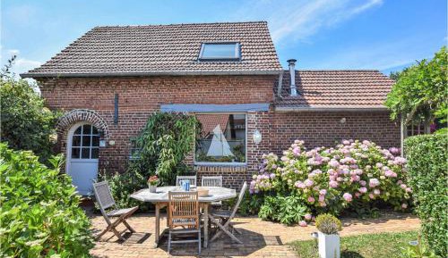 One-Bedroom Holiday Home