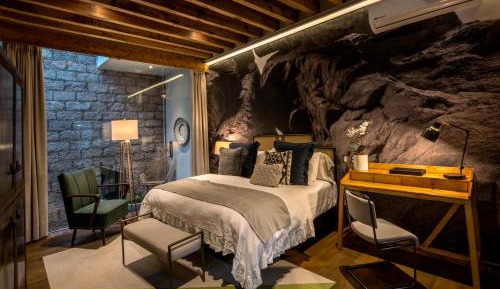 Deluxe King Suite