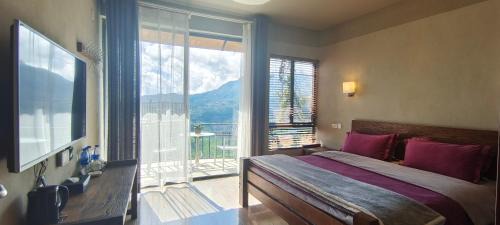 Double Room with Mountain View