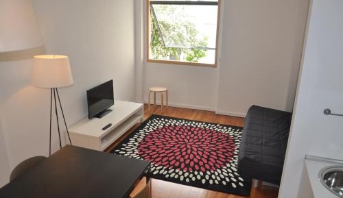 Two-Bedroom Apartment - Praça Pedro Nunes 114 