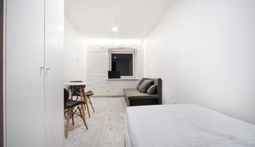 Basic Triple Room with Shared Bathroom