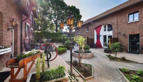 Apartment with Garden View