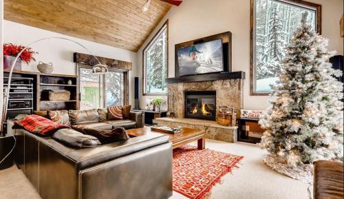 Three-Bedroom Holiday Home 