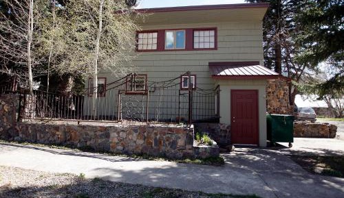 One-Bedroom Holiday Home