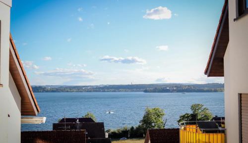 Apartment with Lake View