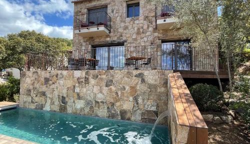 Suite with Sea View - Sharing Pool