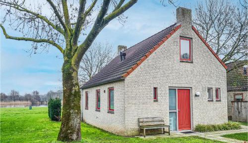 Three-Bedroom Holiday Home 