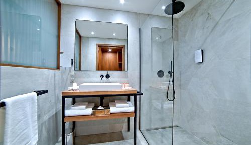 Deluxe King Room with Sea View