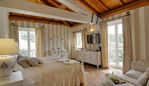 Large Suite with Balcony