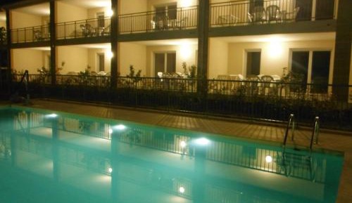 Apartment with Pool View 