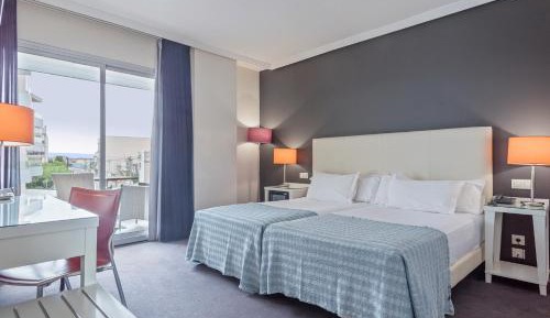 Twin Room with Spa Access