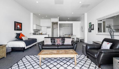 Superior Harborside One Bedroom Apartment