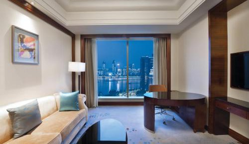 One-Bedroom Suite River View smoking