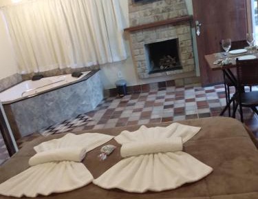 Chalet with whirlpool bathtub