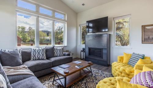 Three-Bedroom Holiday Home 