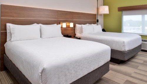 Standard Queen Room with Two Queen Beds