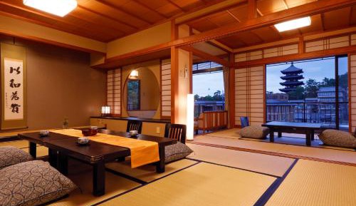 Japanese-style Room with 12 Tatami-Temple View