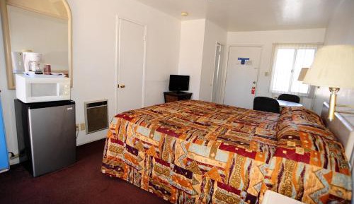 Queen Room - Non-Smoking