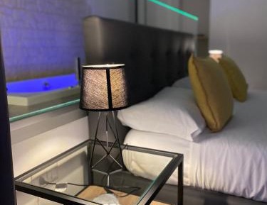 Suite with Spa Bath