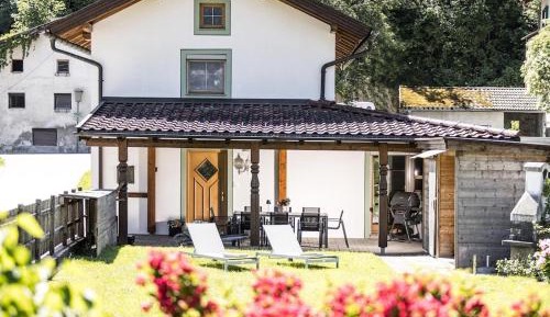 Three-Bedroom Holiday Home 
