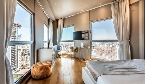 Suite with City View