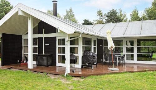 Five-Bedroom Holiday Home