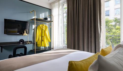 Two Rooms next to Each Other