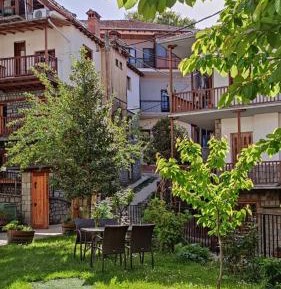 Double Room with Hydromassage Shower and Mountain View