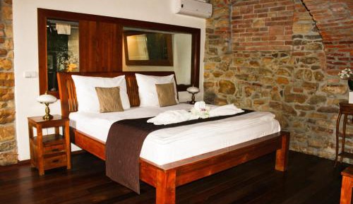 Suite with Lake View